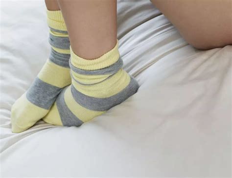 как да носите анти-варикозни чорапи